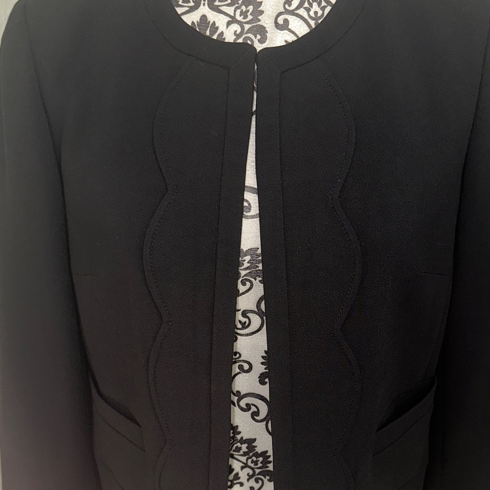 Ann Taylor Black Collarless Scalloped Blazer Sz. M - Picture 4 of 12